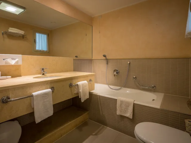 جناح اقتصادي بسرير مزدوج مع أريكة، Parc Hotel Germano Suites 2/4