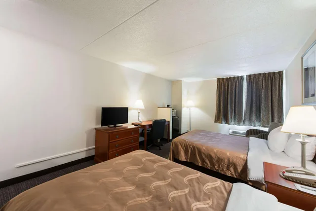 غرفة بسريرين مزدوجين، Quality Inn Bradley- Bourbonnais 2/3