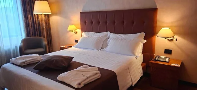جناح جونيور بسرير كوين، HOTEL DE LA VILLE AVELLINO 9/10