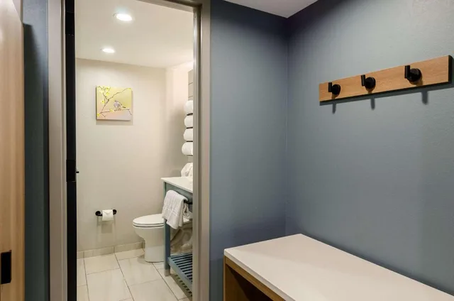 Upgrade, Suite, King and Twin Beds, Graystone Lodge, an Ascend Collection Hotel 8/10