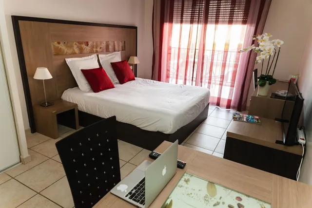 استوديو بسرير كوين، Appart Hotel Garden & City Rousset 4/7