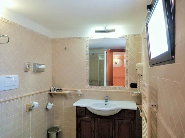 جناح جونيور بأربعة أسرّة بشرفة مع أريكة، Hotel Riviera Fiumicino 6/7