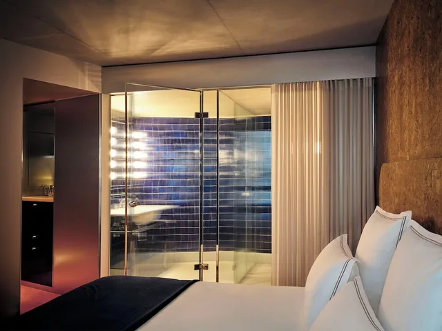 غرفة ديلوكس بسرير كوين، Hotel Le Bus Palladium 1/2