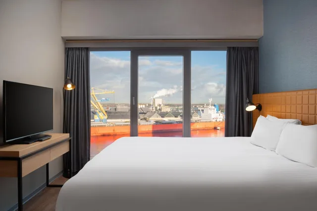 جناح ركني بسرير كوين بغرفة نوم واحدة، Residence Inn By Marriott Amsterdam Houthavens 1/7
