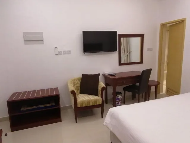 غرفة قياسية بسرير كينج بحوض استحمام، Nizwa Hotel Apartments 4/6