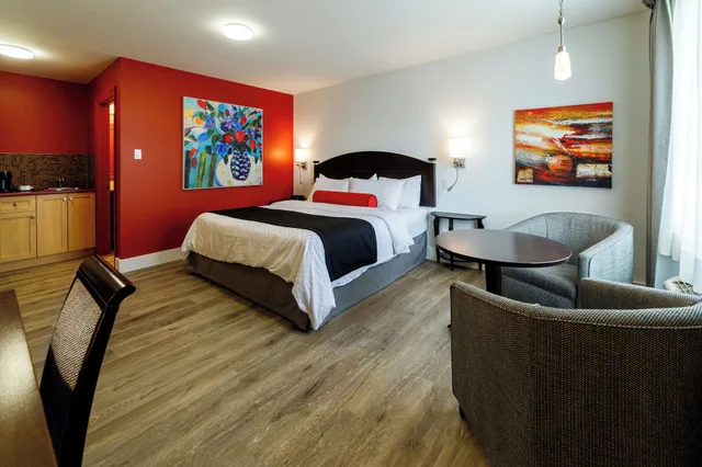 Superior, Studio, King Bed, Bath and Shower, Ground Floor، Hotel Motel Castel de la Mer 2/4