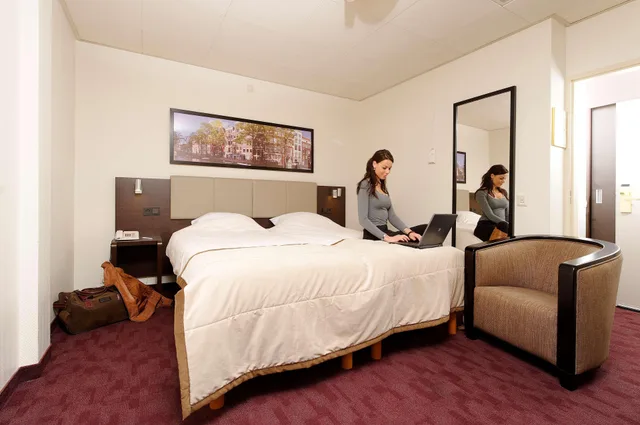 Room, 2 Beds, BEST WESTERN DAM SQUARE INN 3/8