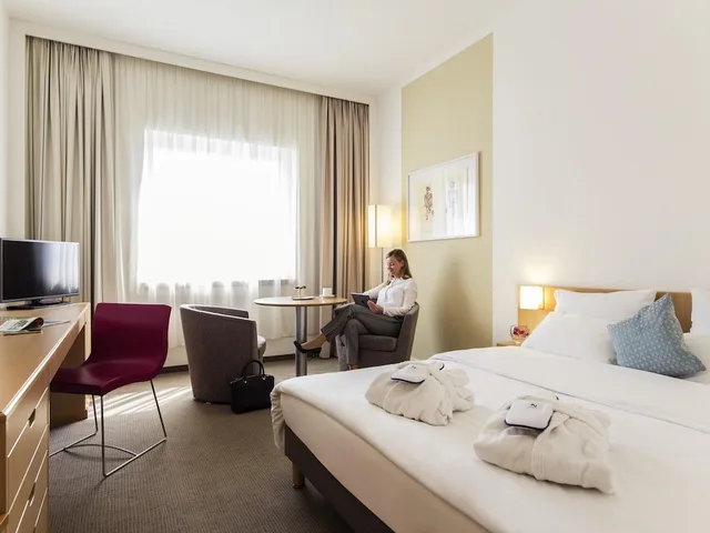 غرفة سوبيريور بسرير كوين، Novotel Dusseldorf City West 1/8