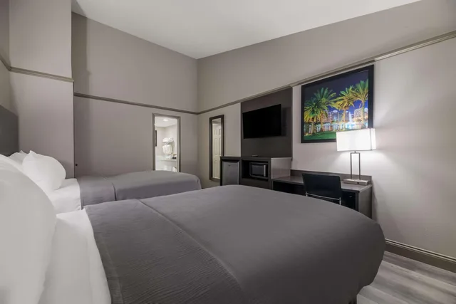 غرفة بسريرين مزدوجين للمدخنين، Quality Inn & Suites Altamonte Springs Orlando-North 3/5