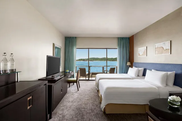 غرفة كلوب بسريرين منفصلين بإطلالة على البحر، SHANGRI-LA TANJUNG ARU, KOTA KINABALU 4/7