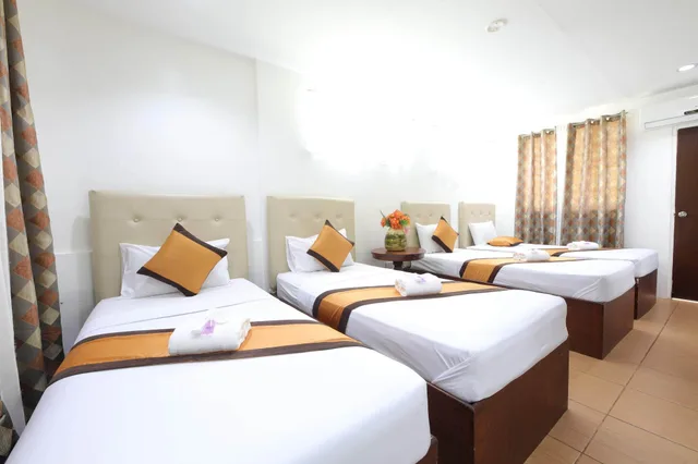 بنغل عائلي بأربعة أسرّة وسريرين كوين بغرفتي نوم، Loreland Farm Resort 1/5