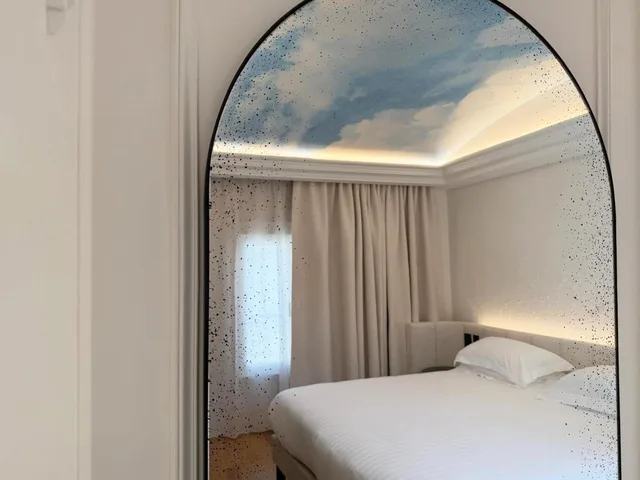Monceau, Suite, King Bed, Sofa, Le Mathurin Hotel & Spa 7/10