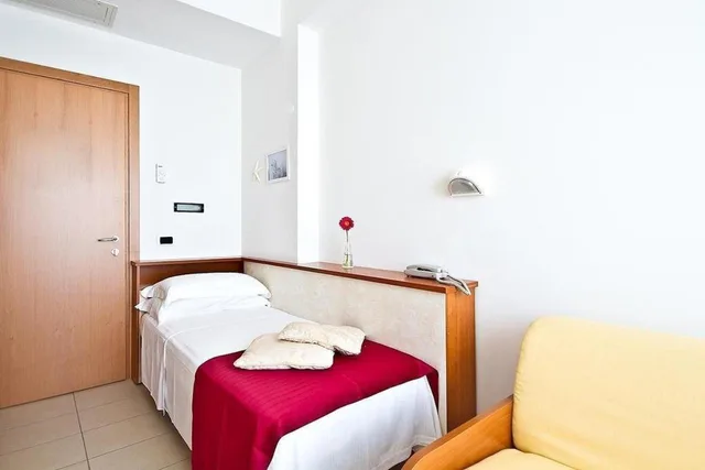 جناح جونيور عائلي، HOTEL ABC 6/10