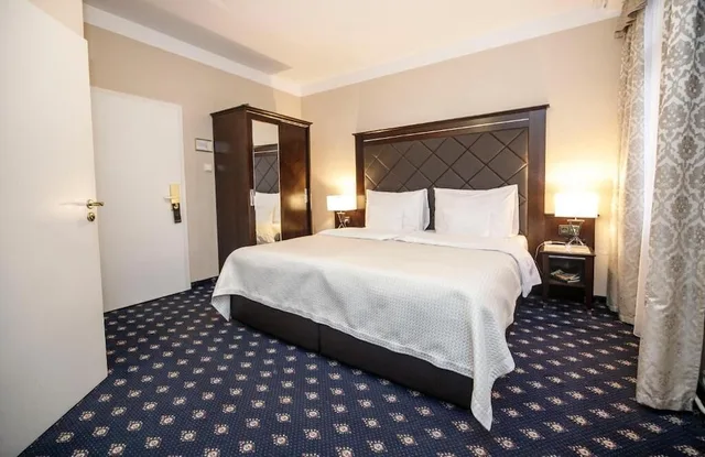 غرفة ديلوكس بسرير كينج، Pytloun Old Armoury Hotel Prague 2/6