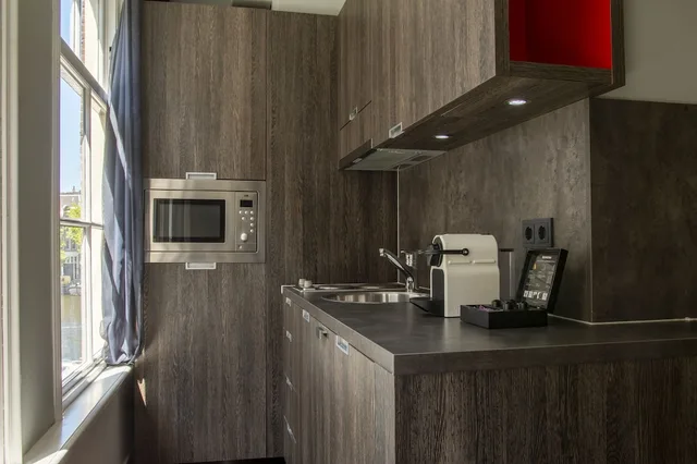 Studio, Two Story، Eden Studios And Apartments 5/5