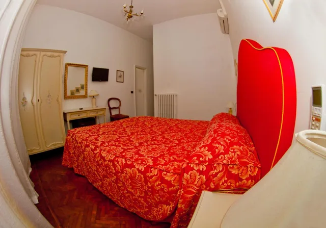 غرفة بسرير مزدوج بإطلالة على البحر، Hotel La Vela 3/3