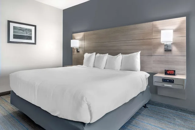 غرفة قياسية بسرير كينج لذوي الإعاقة، Best Western Plus Stephenville Inn 1/1