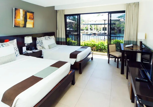 Premier, Pool View, Fairways And Bluewater Newcoast Boracay 9/10