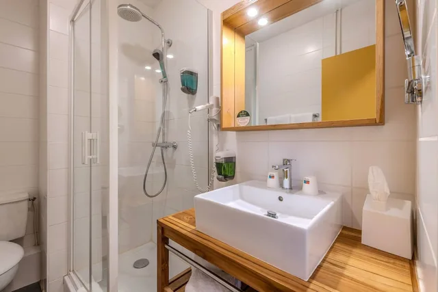 غرفة كومفورت بسرير كوين، Hotel the Originals Roscoff Armen Le Triton 10/10