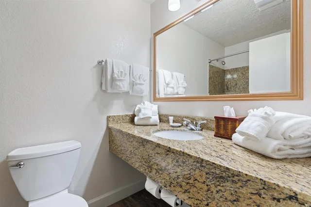 1 Bedroom, Suite, 2 Queen Beds, Ocean Front، Tolovana Inn 9/10