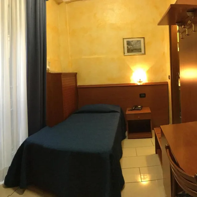 غرفة مفردة، Hotel Aurora 7/15
