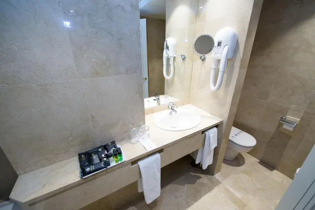 غرفة عائلية بإطلالة على البحر، Hotel Bahia 6/7