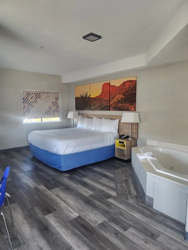 جناح ديلوكس بسرير كينج، Days Inn & Suites by Wyndham Tucson/Marana 3/8