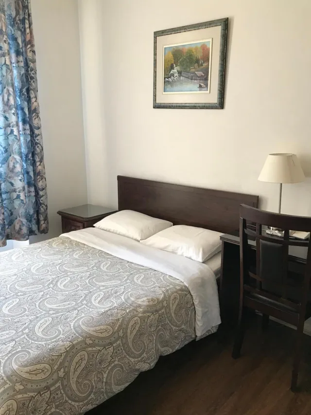 غرفة بسرير مزدوج، Hotel Bon Accueil 1/10