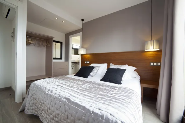 Apartment, 1 Double and 4 Single Beds, Attic، Serennia Apartments Ramblas-Pl.Catalunya 1/7