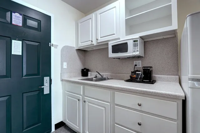 غرفة قياسية بسرير كينج، Suburban Studios Westminster Denver North 10/10