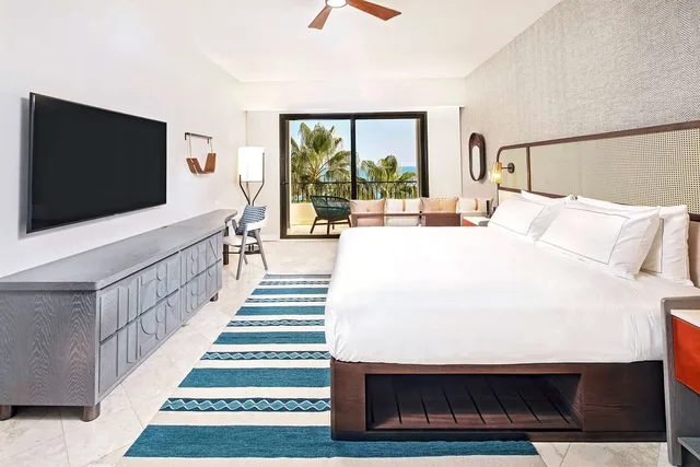 جناح بسرير كينج بغرفة نوم واحدة مع أريكة، Hilton Grand Vacations Club La Pacifica Los Cabos 1/4