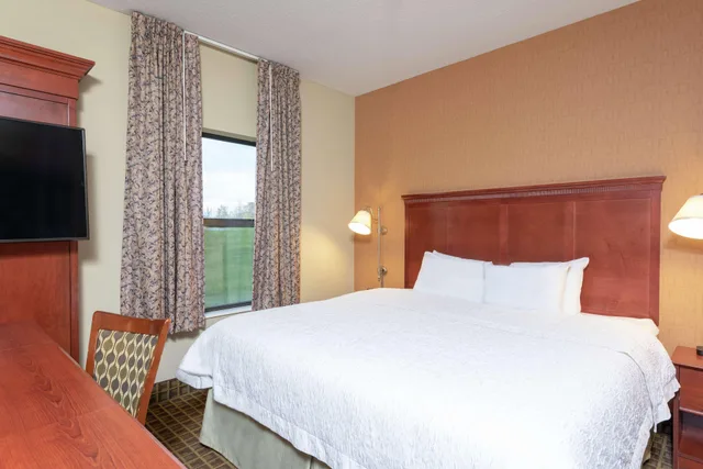 جناح بسرير كينج لذوي الإعاقة، Hampton Inn & Suites Valparaiso 1/3