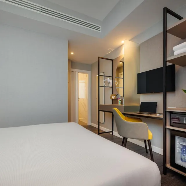 غرفة قياسية بسرير كينج، iH Hotels Milano Centrale 2/10