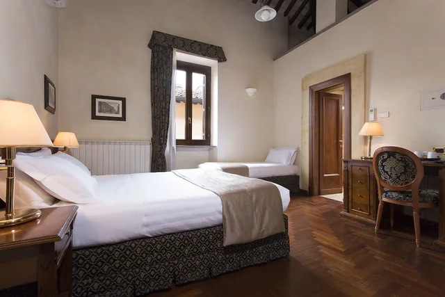 غرفة سوبيريور ثلاثية بسرير مزدوج وسرير فردي، Hotel Teatro Pace 3/4