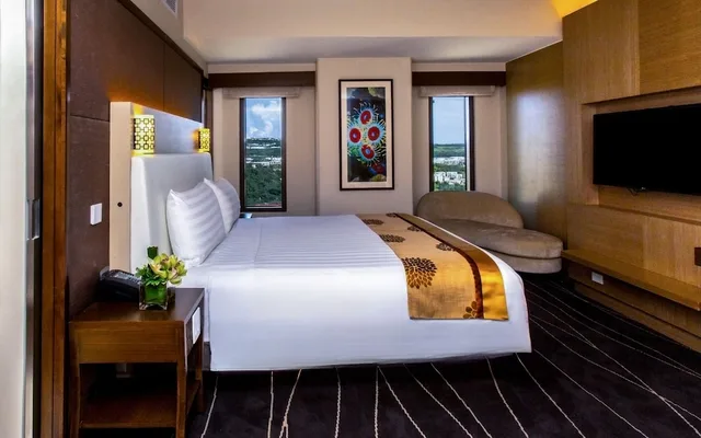 غرفة بسرير كينج بإطلالة على الجبل، Dusit Thani Guam Resort 3/6