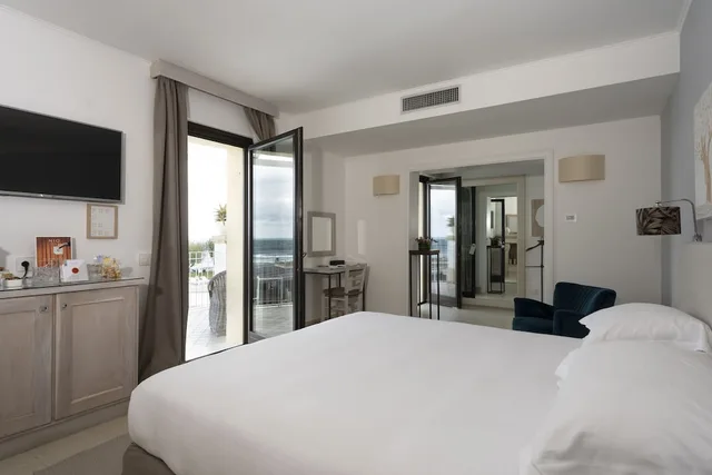 جناح تنفيذي بسرير كينج بإطلالة على البحر، Canne Bianche Lifestyle Hotel 1/8