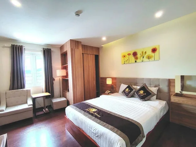 Deluxe, Queen Bed, City View, Sen Vang Luxury Hotel 5/10