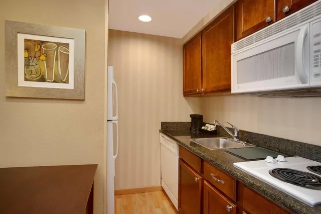 استوديو بسرير كينج مع أريكة لذوي الإعاقة، Homewood Suites By Hilton Tampa-Brandon 3/4