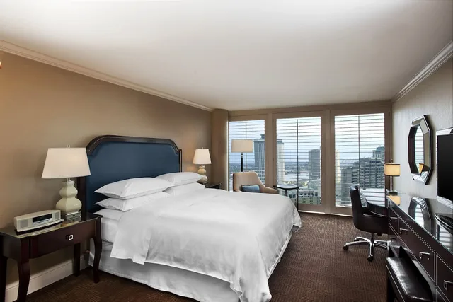 غرفة كلوب بسرير كينج، Sheraton New Orleans Hotel 1/4