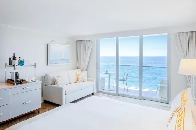 Premium, Studio, King Bed, Ocean Front, Accessible, Surf and Sand Hotel 3/4