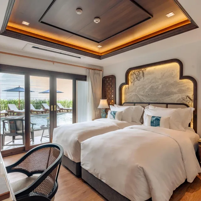 غرفة بسريرين منفصلين بإطلالة على المسبح، CHINO at Nimman Luxury Boutique Hotel 2/10