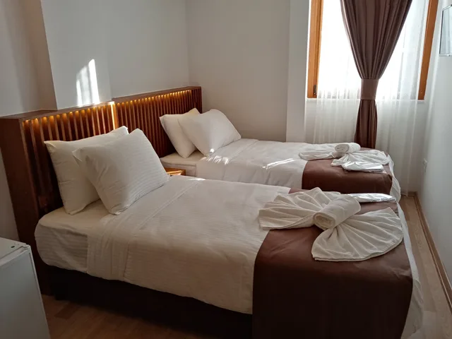 غرفة قياسية بسريرين منفصلين وسرير كوين، Castillo Rojo Hotel Istanbul 5/10