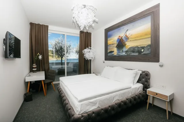 Superior, Queen Bed, Beach Front، Barbara Piran Beach Hotel And Spa 3/10