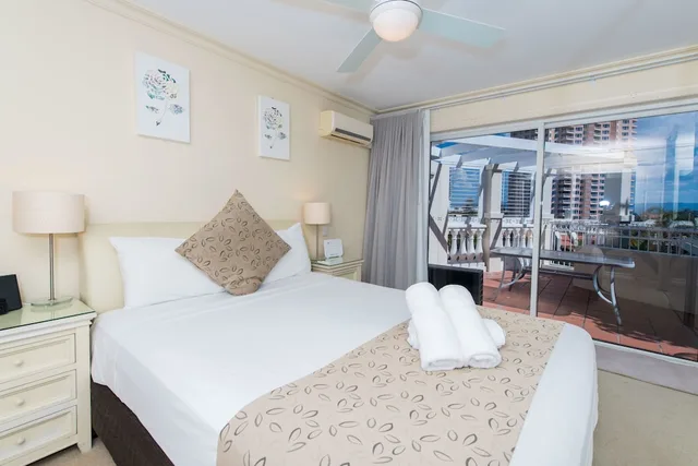3 Bedrooms, Garden, Apartment، La Grande Apartments Broadbeach 2/10