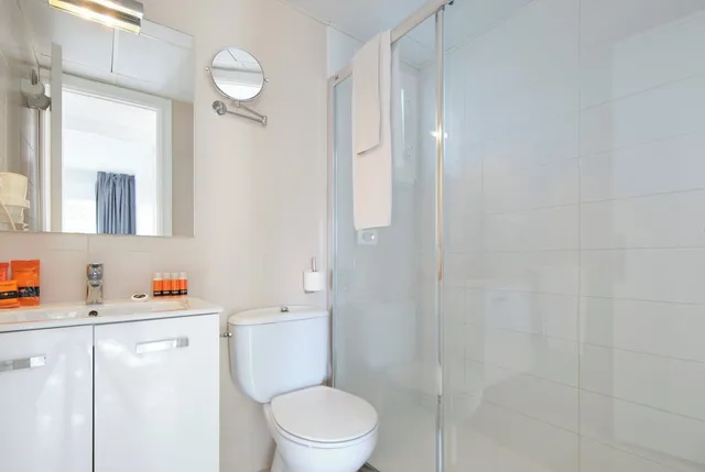 شقة عائلية بثلاثة أسرّة بغرفتي نوم مع أريكة، Duvabitat Apartments 10/10