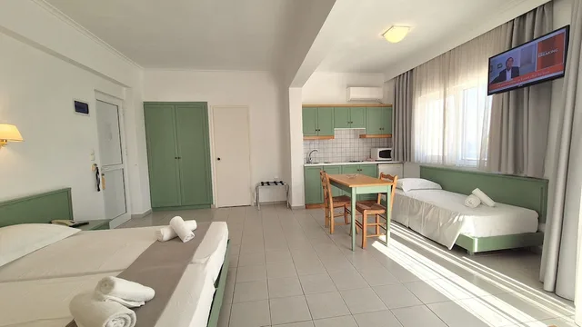 Studio, Twin Beds, Sea Front, Sea or Side View، Andromeda Hotel Apartments 2/5