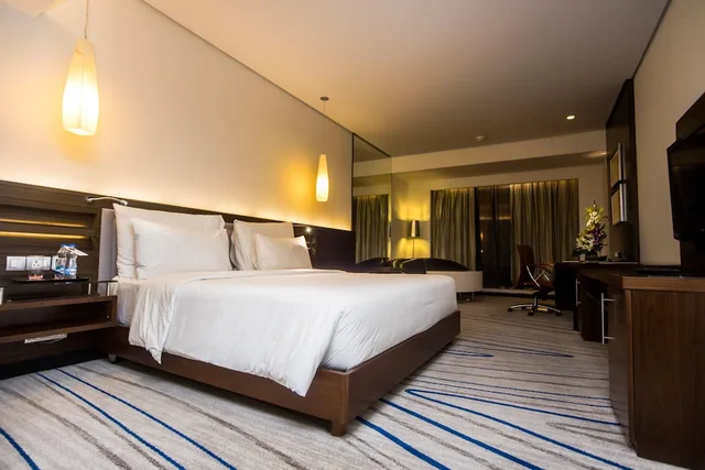 غرفة بسرير كينج بإطلالة على المدينة، LE MERIDIEN COIMBATORE 2/6