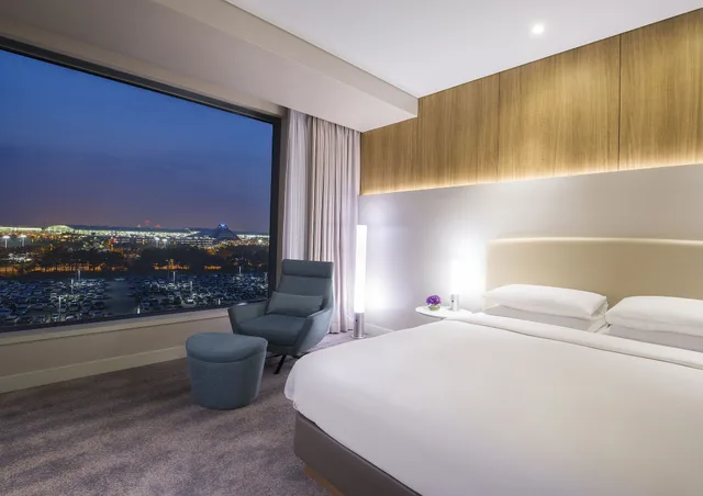 Room, King Bed, Airport View, West Tower، Grand Hyatt Incheon 1/6