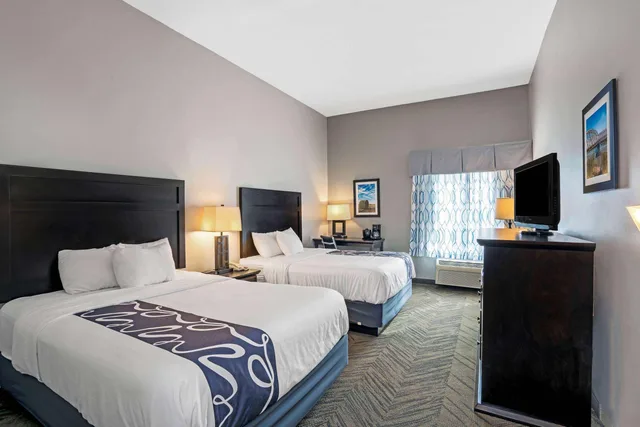 غرفة رباعية لذوي الإعاقة، La Quinta Inn & Suites by Wyndham-Brookshire-West Katy 1/3