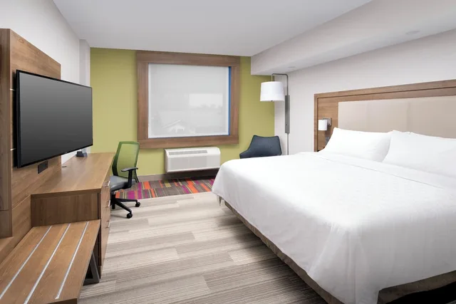 غرفة قياسية بسرير كينج، Holiday Inn Express Jacksonville Beach 2/7